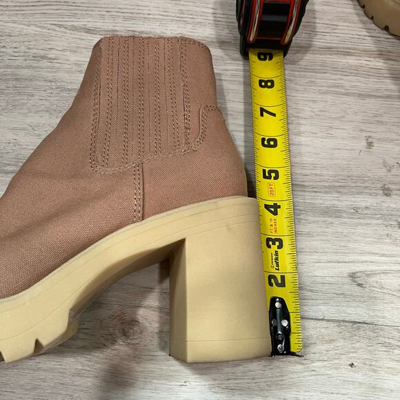 Dolce Vita Caster Cafe Canvas Chelsea Ankle Boot Lug Sole Size 6.5 Beige - Picture 8 of 8